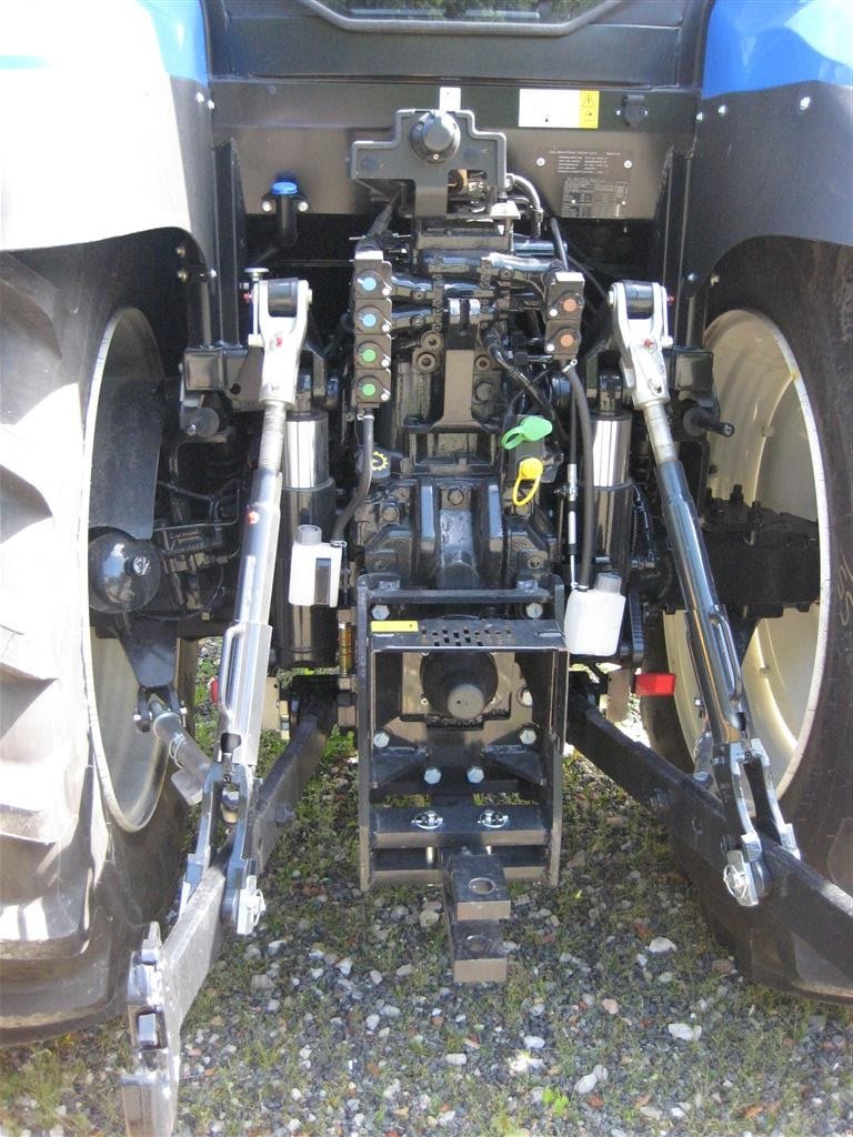 Traktor des Typs New Holland T6.145  Vild nettopris., Gebrauchtmaschine in Glamsbjerg (Bild 6)