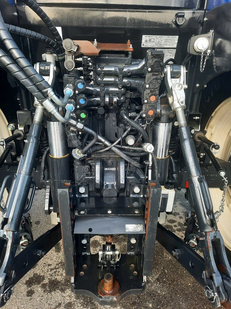 Traktor tipa New Holland T6.145, Gebrauchtmaschine u Chavornay (Slika 8)