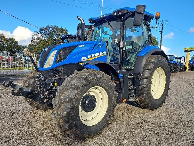 Traktor des Typs New Holland T6145DYC, Gebrauchtmaschine in PLUMELEC (Bild 4)