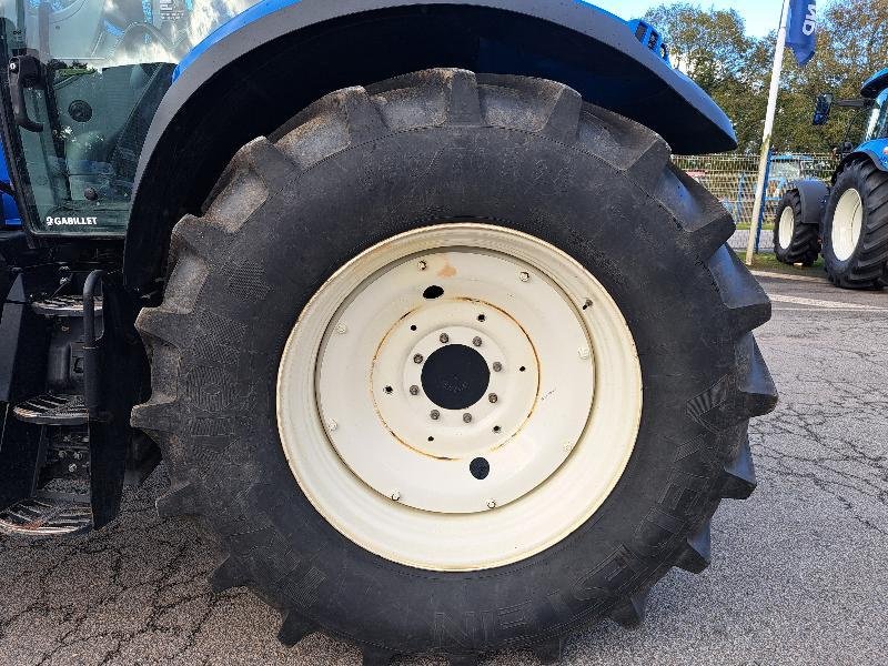Traktor des Typs New Holland T6145DYC, Gebrauchtmaschine in PLUMELEC (Bild 9)