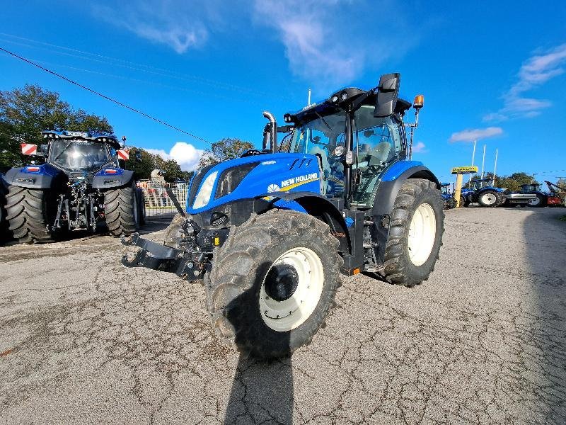 Traktor des Typs New Holland T6145DYC, Gebrauchtmaschine in PLUMELEC (Bild 3)