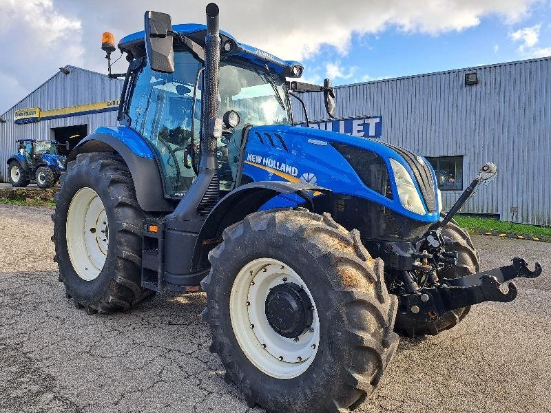 Traktor от тип New Holland T6145DYC, Gebrauchtmaschine в PLUMELEC (Снимка 1)