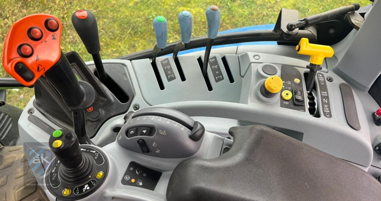 Traktor Türe ait New Holland T6.145EC TMR, Gebrauchtmaschine içinde Mörstadt (resim 6)