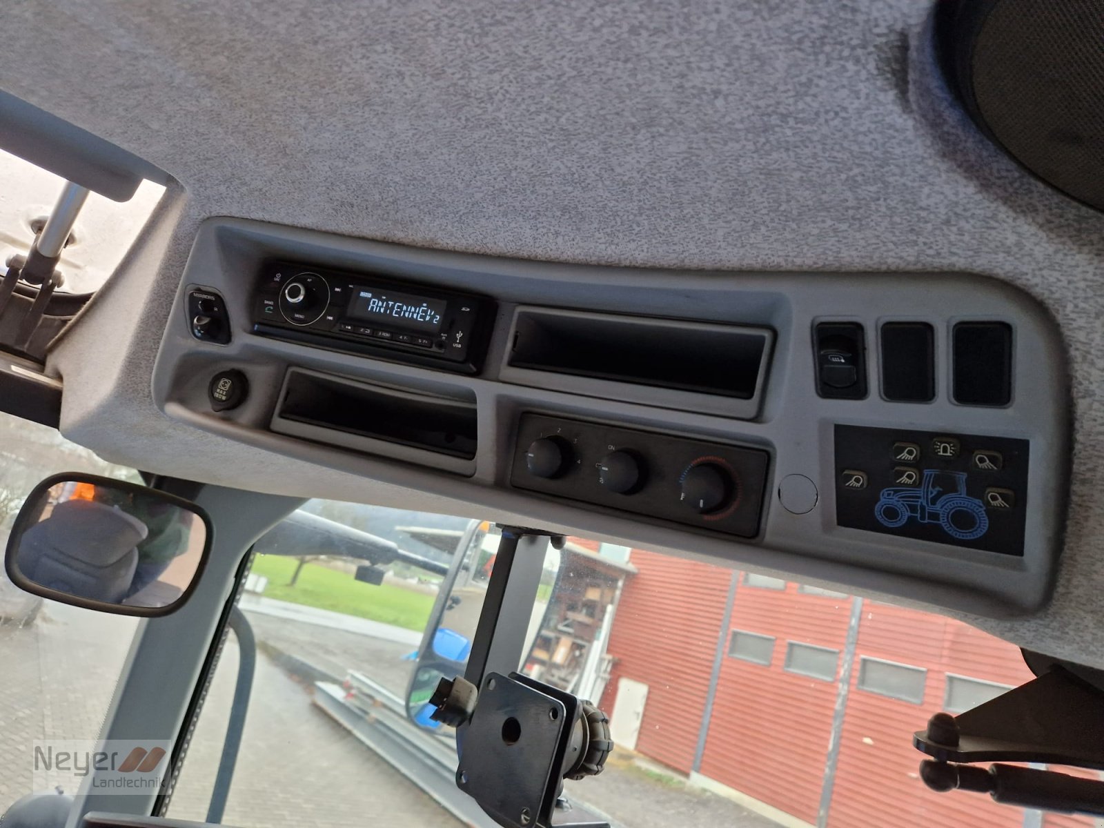 Traktor des Typs New Holland T6.155 AC *4700h - Bj. 2018*, Gebrauchtmaschine in Bad Waldsee Mennisweiler (Bild 5)