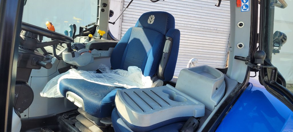 Traktor типа New Holland T6.155, Gebrauchtmaschine в Chauvoncourt (Фотография 10)