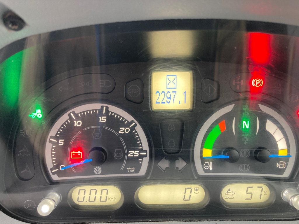 Traktor of the type New Holland T6.155, Gebrauchtmaschine in CORMENON (Picture 2)