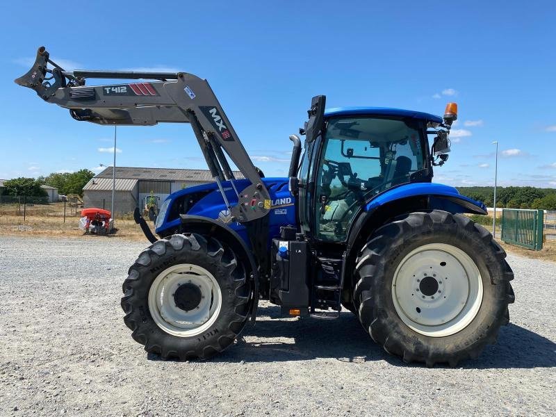 Traktor of the type New Holland T6.155, Gebrauchtmaschine in LE PONT CHRETIEN (Picture 3)
