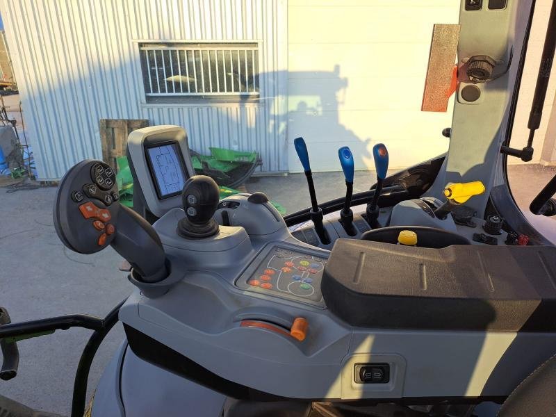 Traktor Türe ait New Holland T6.155, Gebrauchtmaschine içinde VERDUN (resim 11)