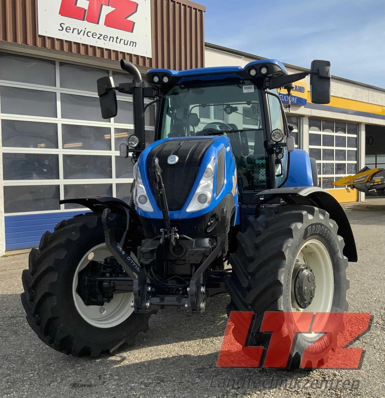 Traktor of the type New Holland T6.160 DC STAGE V, Neumaschine in Ampfing (Picture 2)