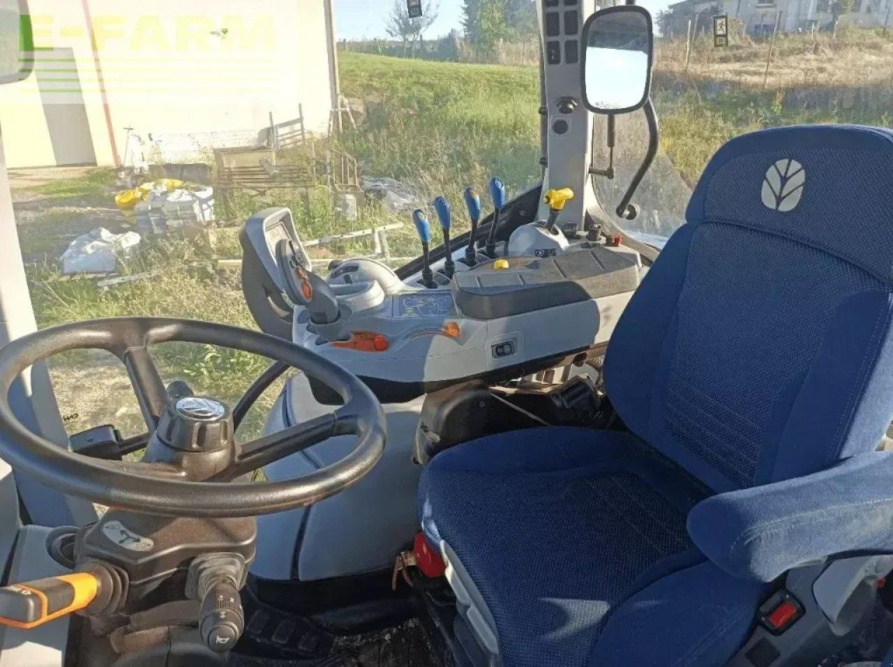 Traktor typu New Holland t6.160 dct, Gebrauchtmaschine v CHAUVONCOURT (Obrázek 5)