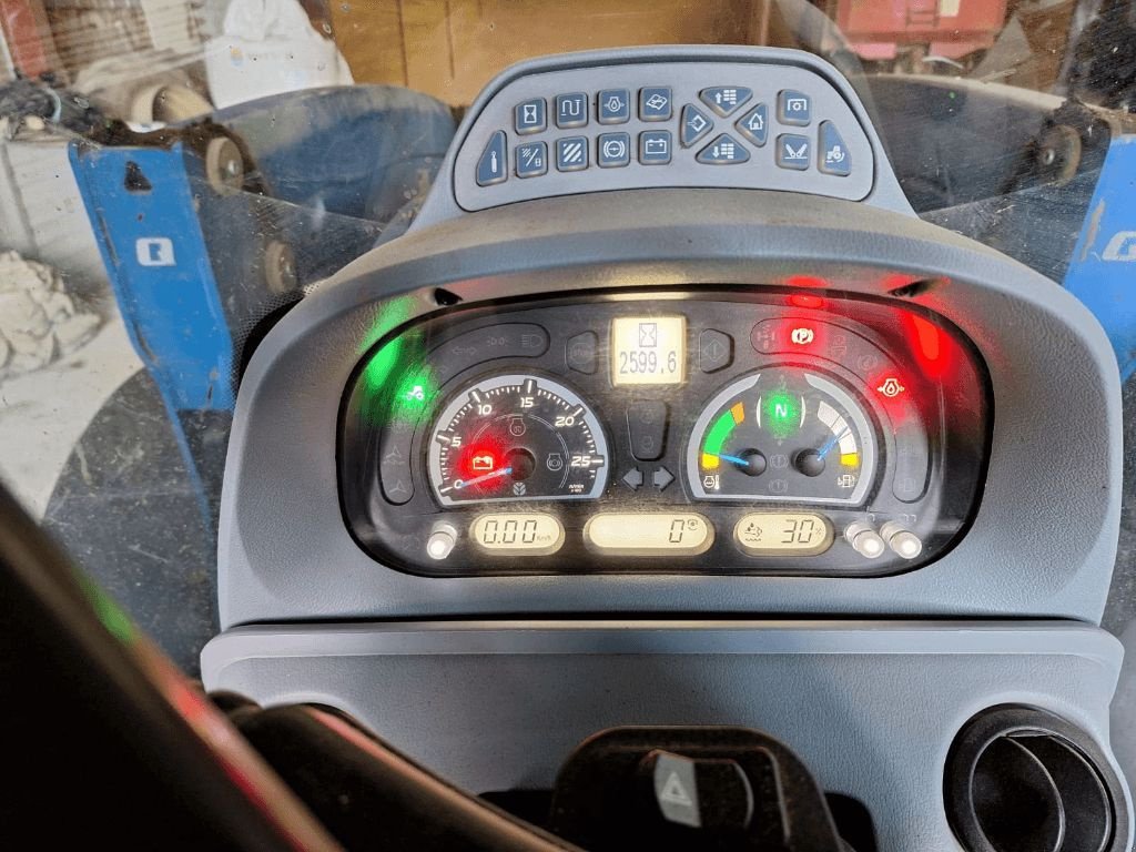 Traktor Türe ait New Holland T6.160, Gebrauchtmaschine içinde Chauvoncourt (resim 7)