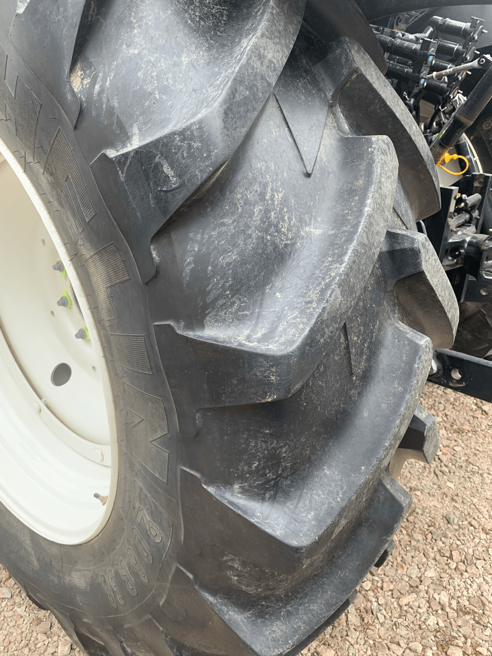 Traktor типа New Holland T6.165 AUTOCOMMAND T4B, Gebrauchtmaschine в CINTHEAUX (Фотография 3)