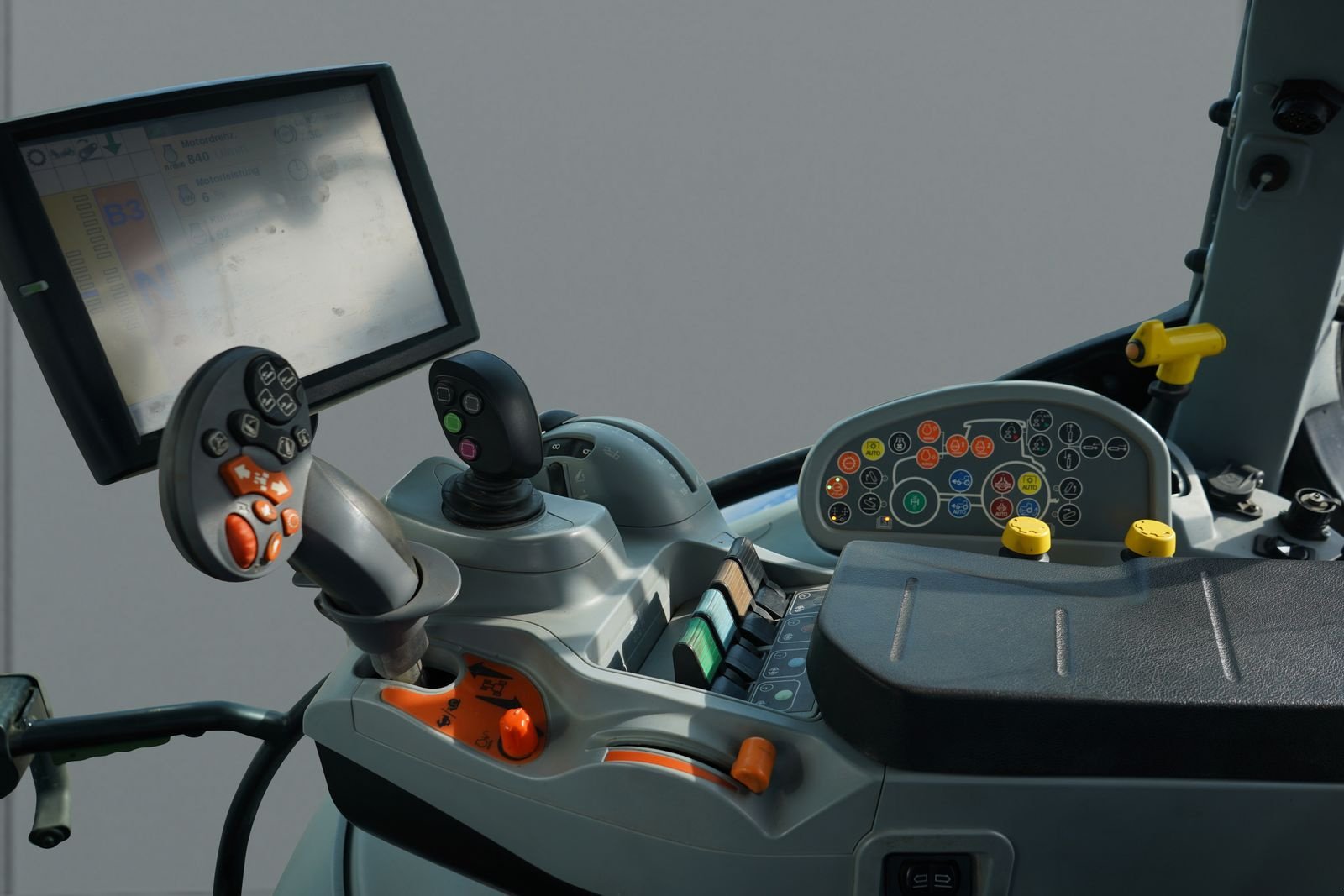 Traktor of the type New Holland T6.165 Dynamic Command SideWinder II, Gebrauchtmaschine in Steinfeld (Picture 19)