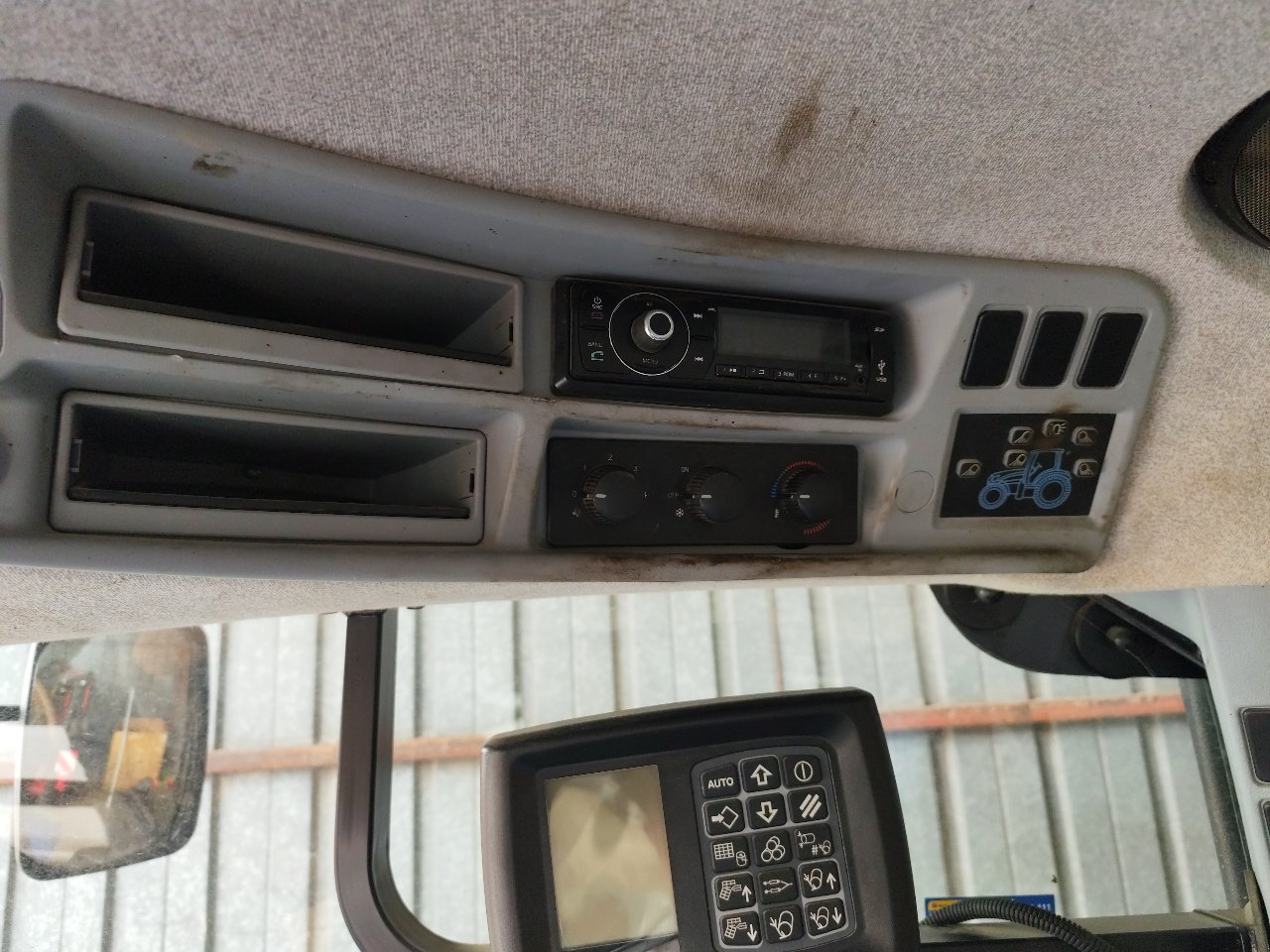 Traktor типа New Holland T6.165 ec, Gebrauchtmaschine в Einvaux (Фотография 9)