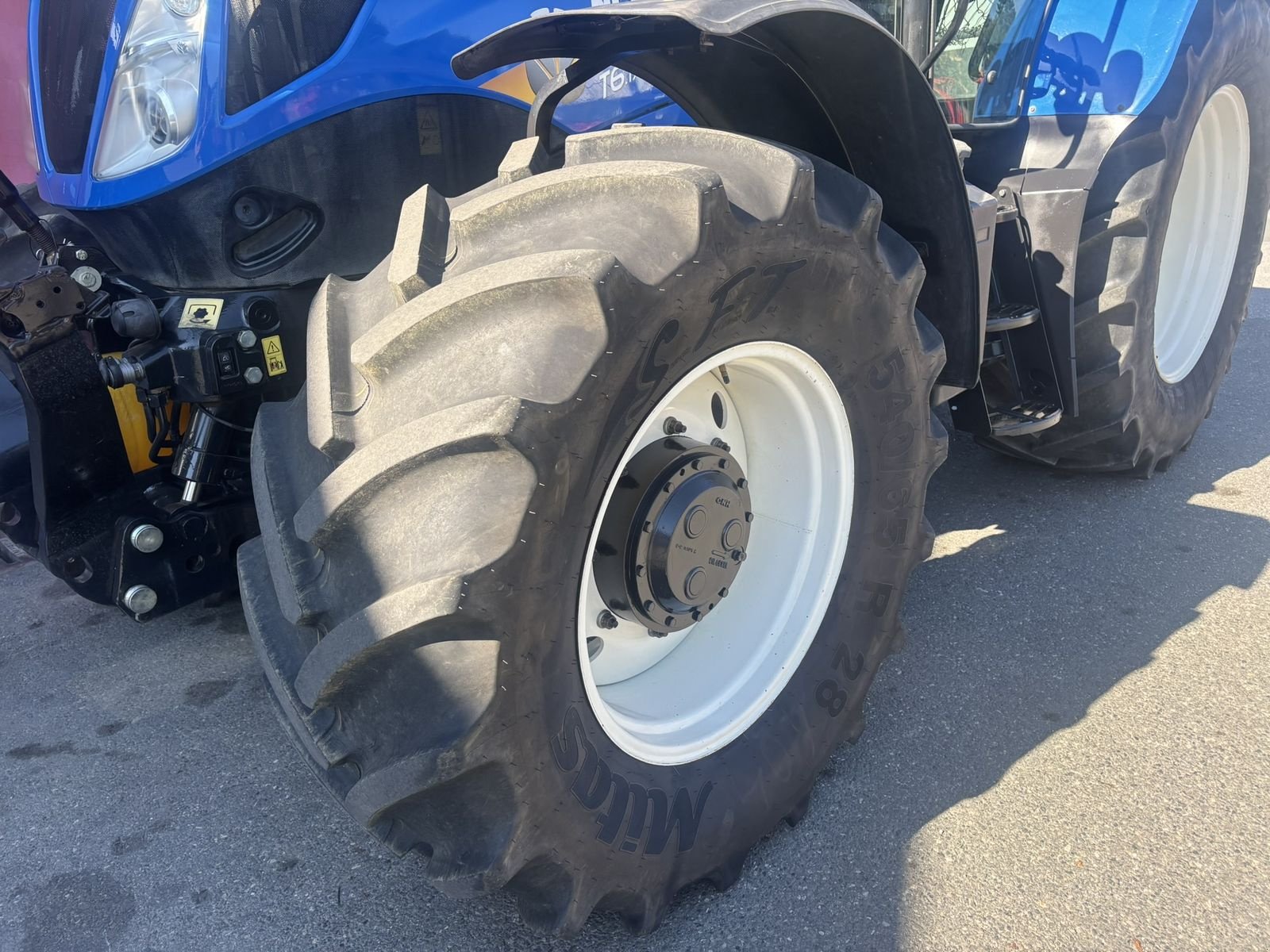 Traktor of the type New Holland T6.175 Auto Command SideWinder II, Gebrauchtmaschine in Göpfritz (Picture 3)