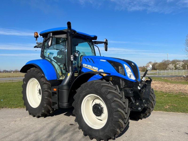 Traktor of the type New Holland T6.175 DC STAGE V, Gebrauchtmaschine in Hadsten (Picture 1)
