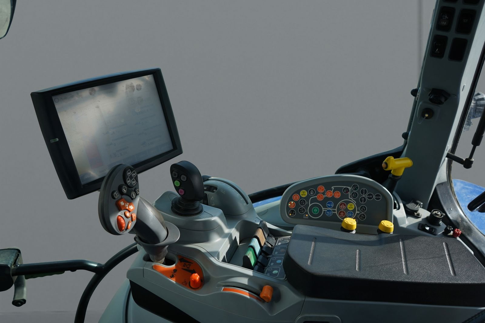 Traktor типа New Holland T6.175 Dynamic Command SideWinder II, Gebrauchtmaschine в Steinfeld (Фотография 17)