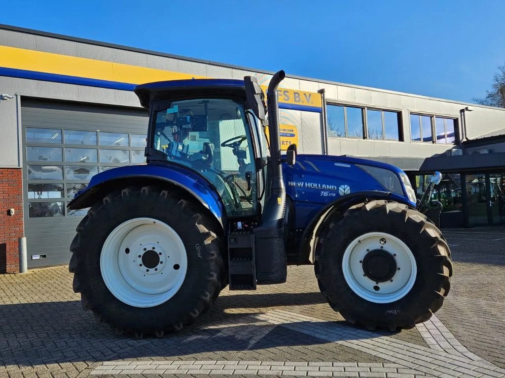 Traktor van het type New Holland T6.175 Dynamic command, Gebrauchtmaschine in BENNEKOM (Foto 2)