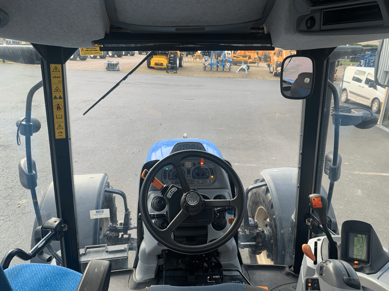 Traktor typu New Holland T6.175 ELECTRO COMMAND, Gebrauchtmaschine v TREMEUR (Obrázek 10)