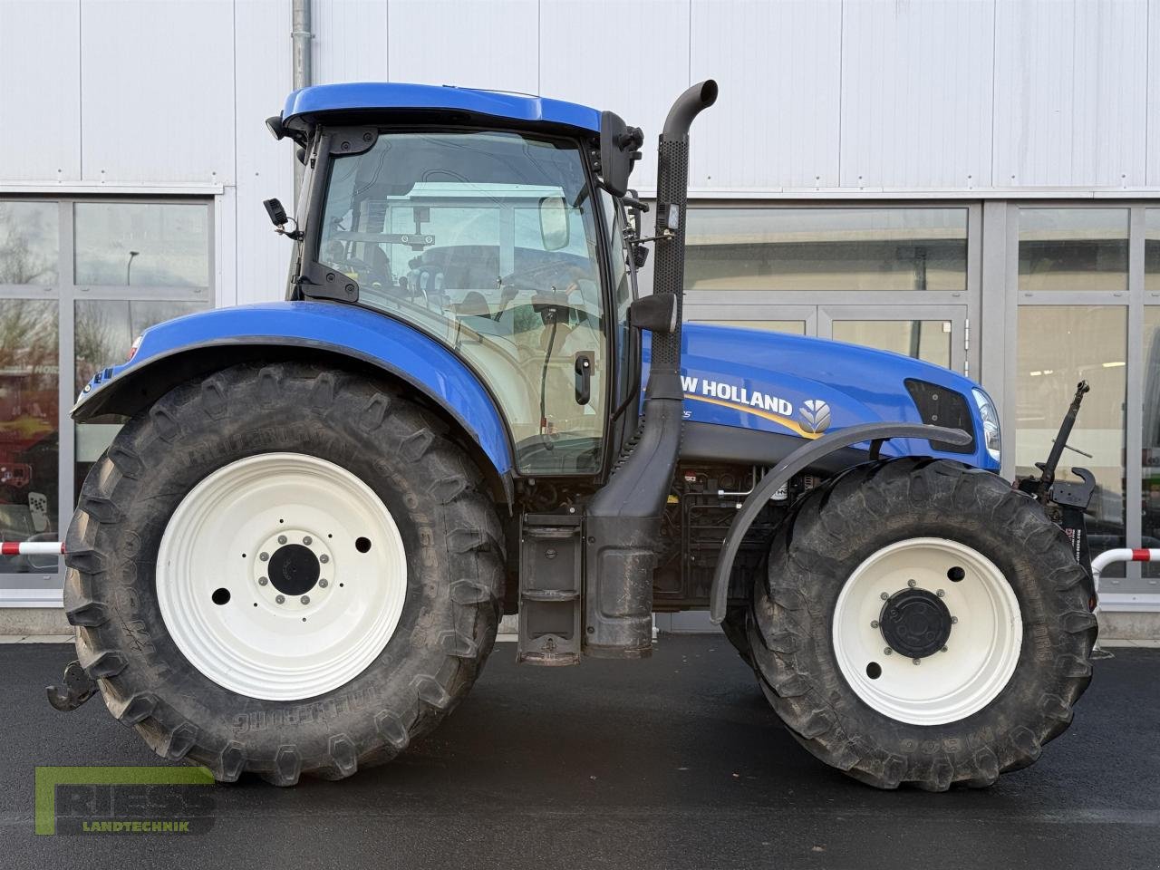 Traktor of the type New Holland T6.175 Electro Command, Gebrauchtmaschine in Homberg/Ohm - Maulbach (Picture 11)