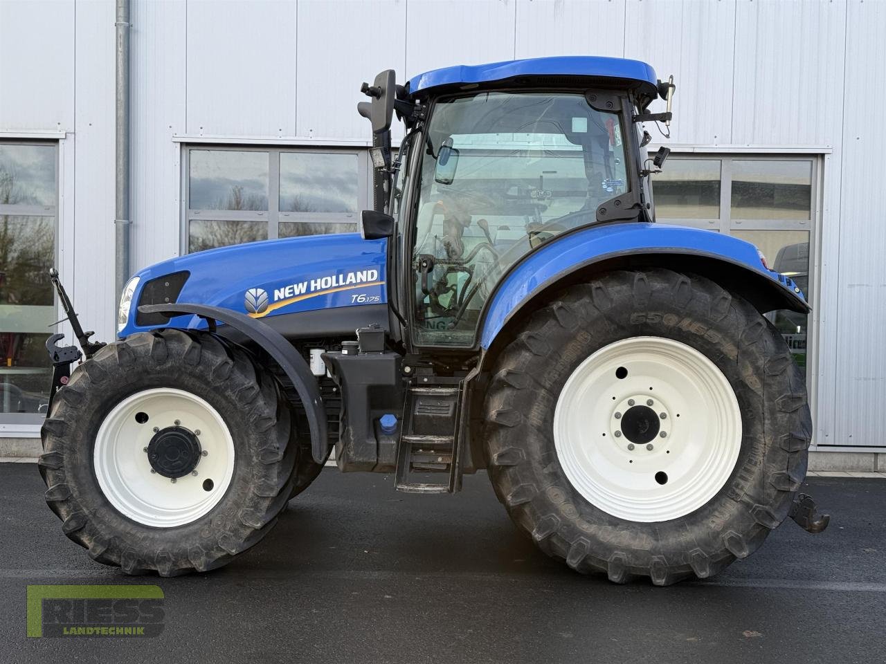 Traktor of the type New Holland T6.175 Electro Command, Gebrauchtmaschine in Homberg/Ohm - Maulbach (Picture 12)