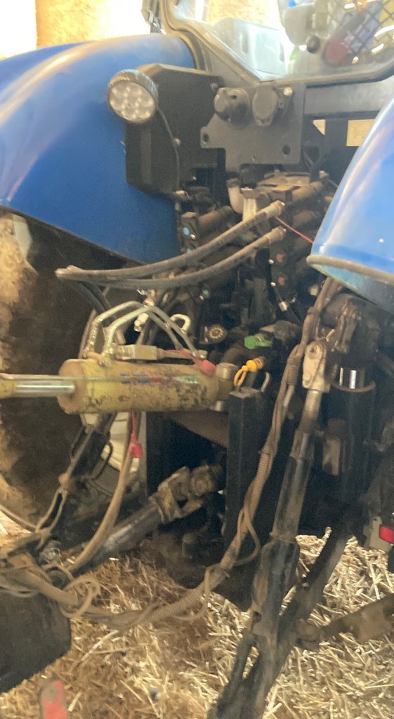 Traktor tipa New Holland T6.175, Gebrauchtmaschine u CORMENON (Slika 4)