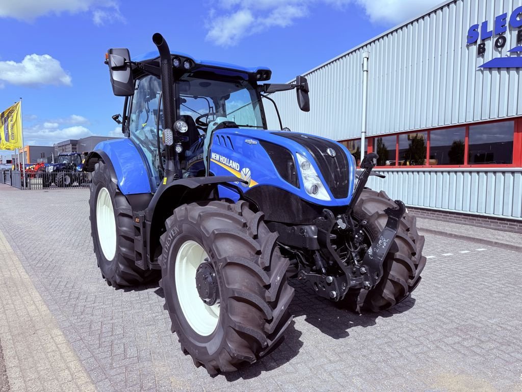 Traktor of the type New Holland T6.180 AC Fronthef,, Neumaschine in BOEKEL (Picture 5)