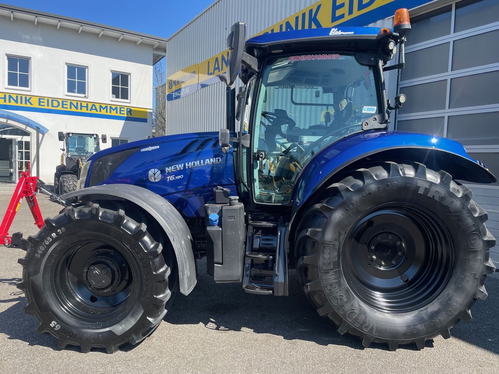 Traktor van het type New Holland T6.180 Auto Command SideWinder II, Gebrauchtmaschine in Burgkirchen (Foto 5)
