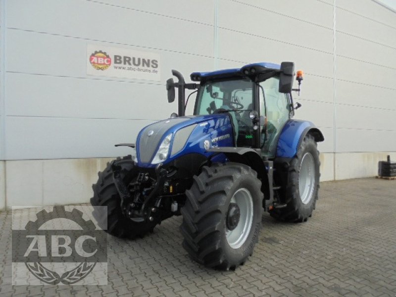 Traktor of the type New Holland T6.180 AUTOCOMMAND MY19, Neumaschine in Klein Bünzow (Picture 1)
