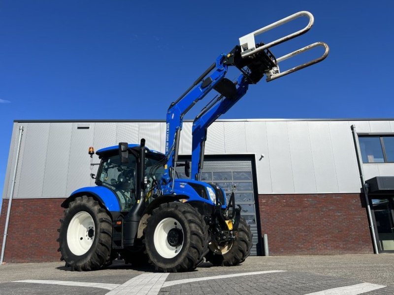 Traktor of the type New Holland T6.180 Autocommand, Gebrauchtmaschine in BENNEKOM (Picture 1)