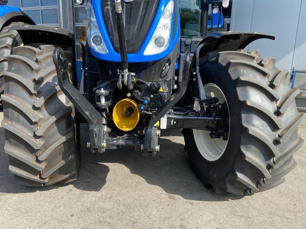 Traktor типа New Holland T6.180 DCT, Ausstellungsmaschine в Bertschikon (Фотография 5)