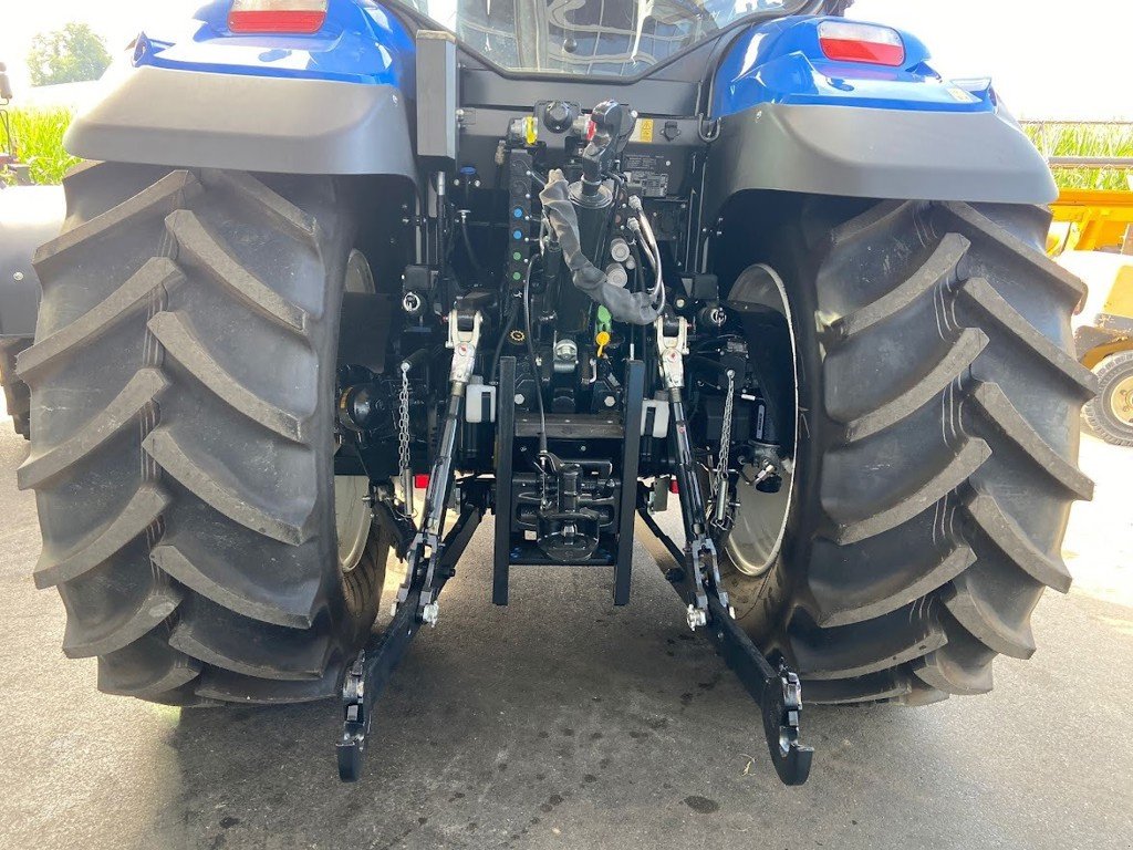 Traktor типа New Holland T6.180 DCT, Ausstellungsmaschine в Bertschikon (Фотография 6)