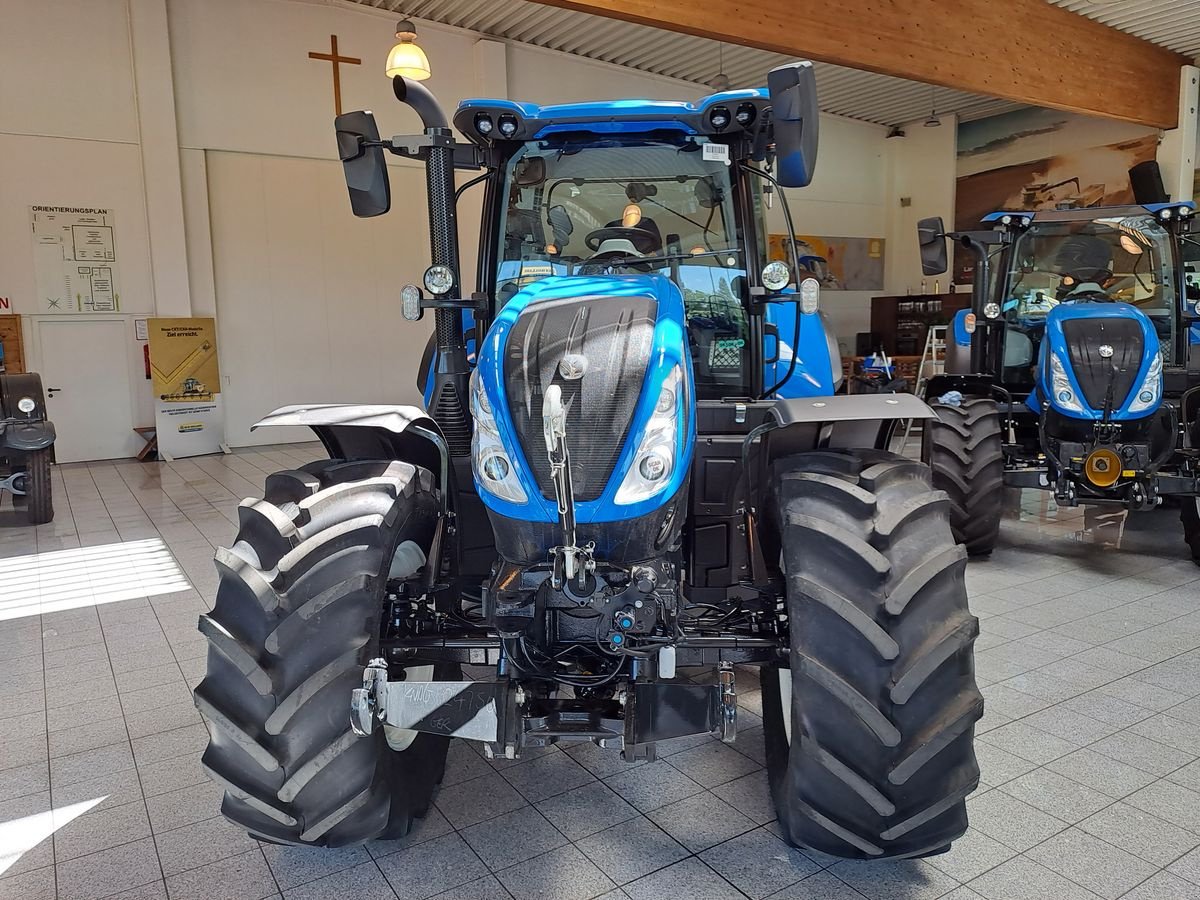 Traktor of the type New Holland T6.180 Dynamic Command SideWinder II (Stage V), Neumaschine in Burgkirchen (Picture 12)