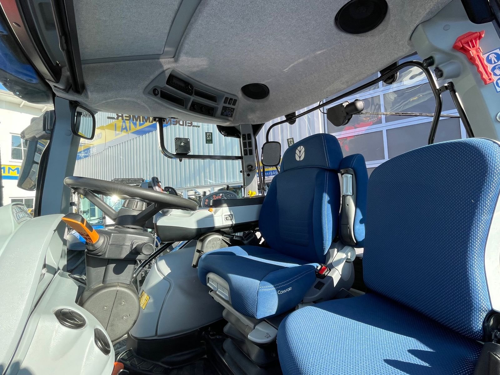 Traktor des Typs New Holland T6.180 Dynamic Command SideWinder II, Gebrauchtmaschine in Burgkirchen (Bild 9)