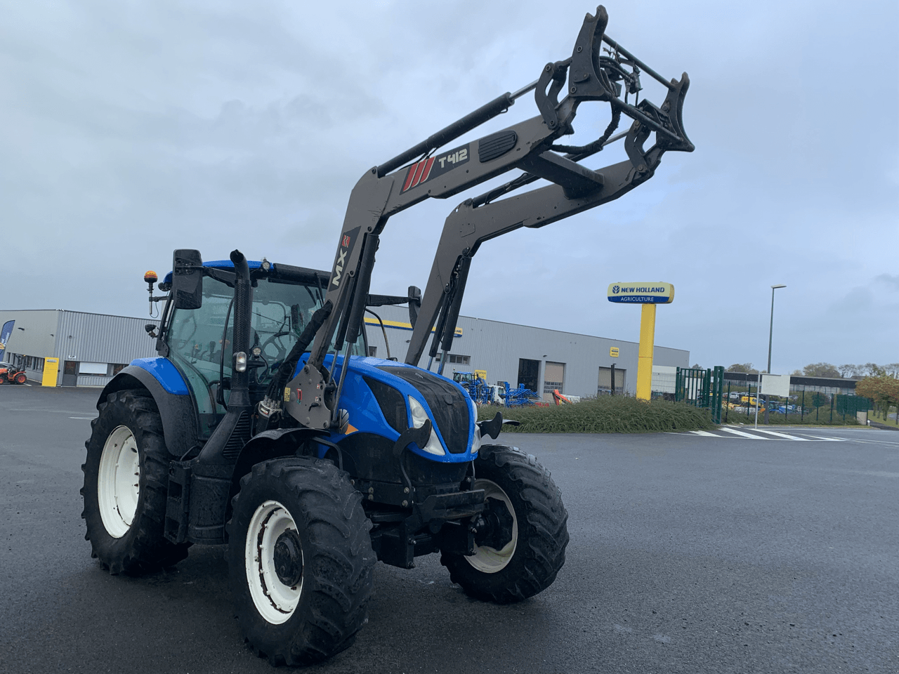 Traktor of the type New Holland T6.180 ELECTROCOMMAND T4B, Gebrauchtmaschine in CONDE SUR VIRE (Picture 5)