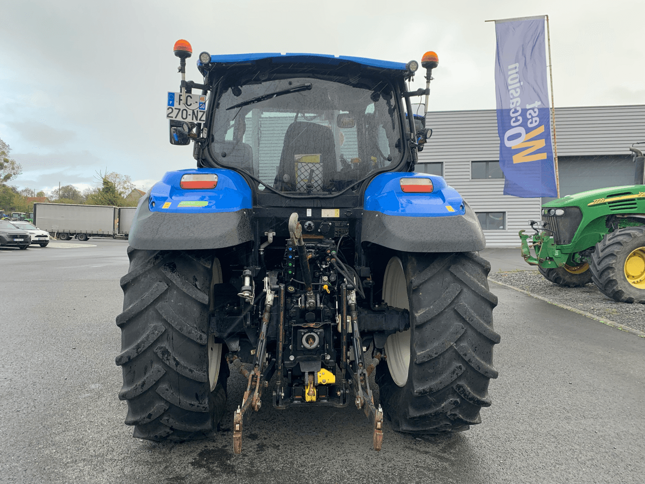 Traktor of the type New Holland T6.180 ELECTROCOMMAND T4B, Gebrauchtmaschine in CONDE SUR VIRE (Picture 3)