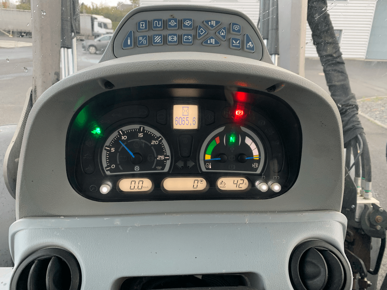 Traktor of the type New Holland T6.180 ELECTROCOMMAND T4B, Gebrauchtmaschine in CONDE SUR VIRE (Picture 10)