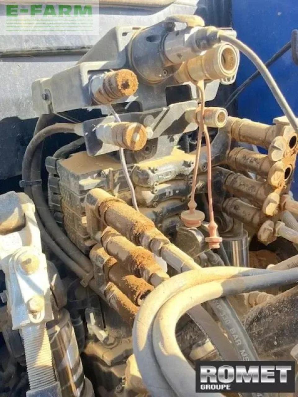 Traktor du type New Holland t6.180, Gebrauchtmaschine en GENNES-SUR-GLAIZE (Photo 9)