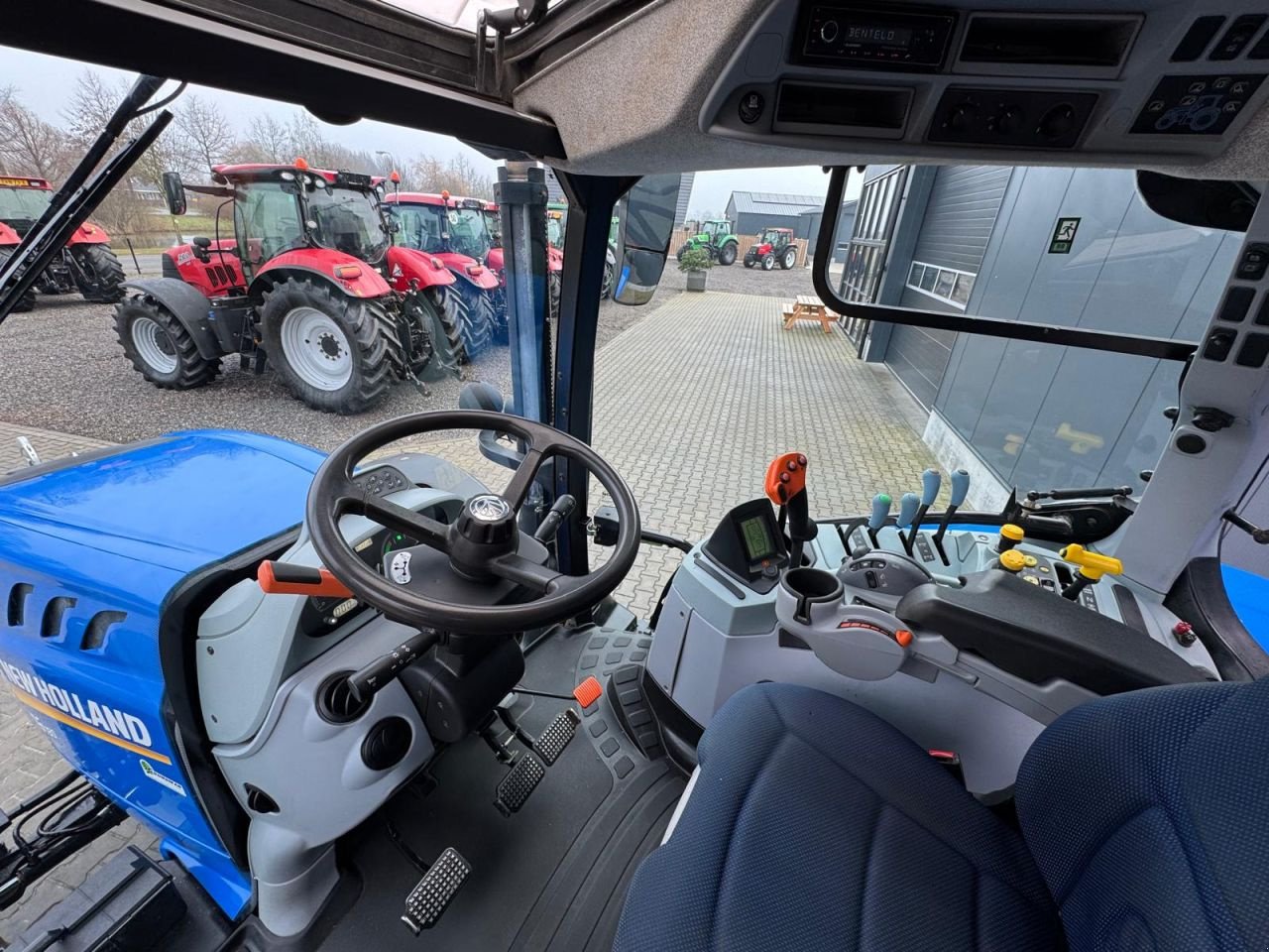 Traktor типа New Holland T6.180, Gebrauchtmaschine в Daarle (Фотография 11)