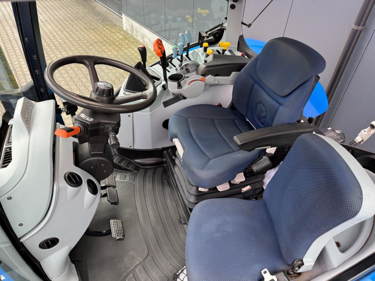 Traktor типа New Holland T6.180, Gebrauchtmaschine в Daarle (Фотография 10)