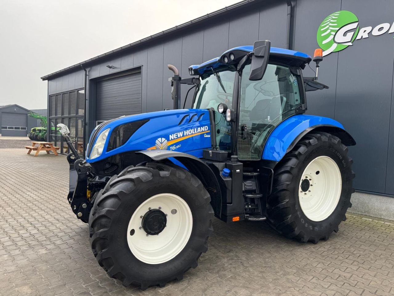 Traktor типа New Holland T6.180, Gebrauchtmaschine в Daarle (Фотография 2)