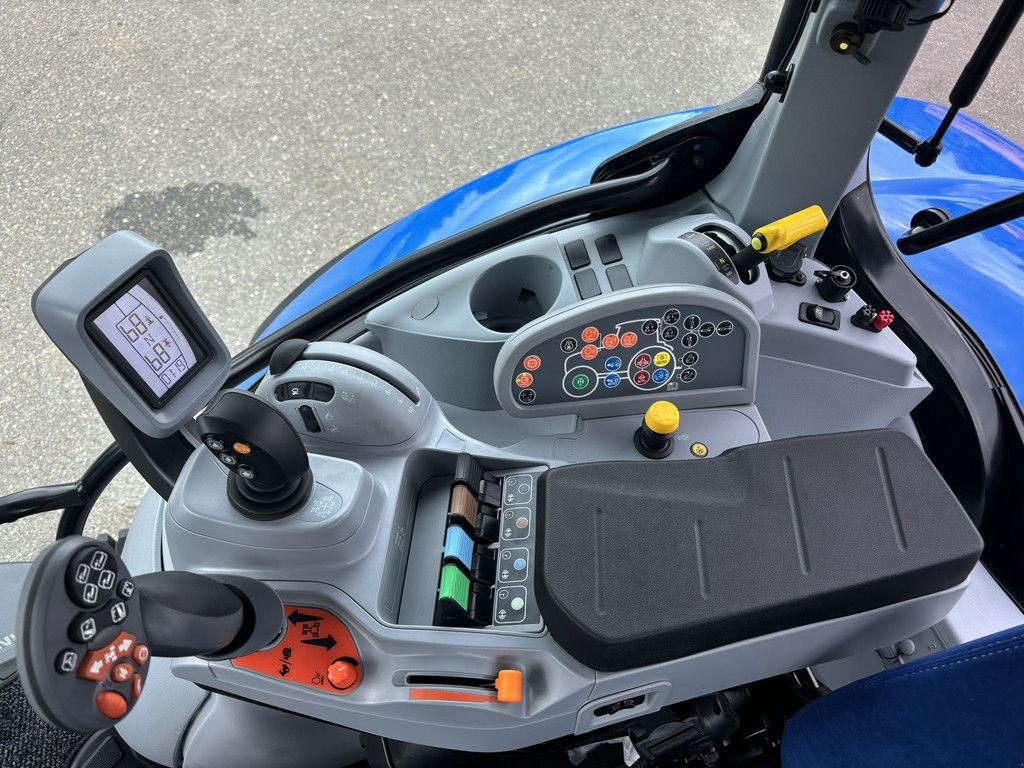 Traktor of the type New Holland T6.180, Gebrauchtmaschine in Heerenveen (Picture 9)