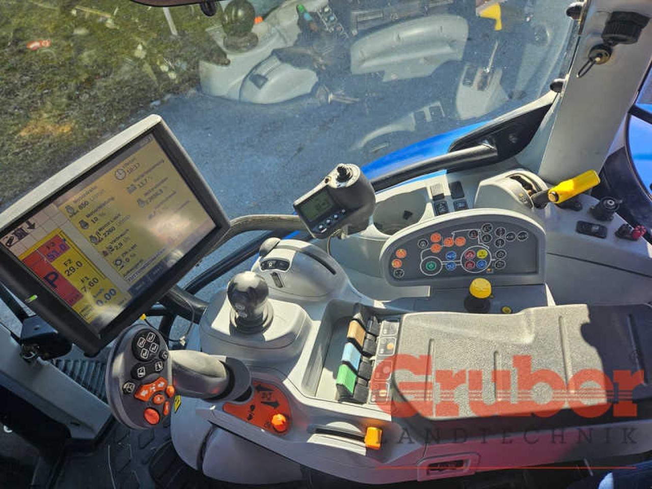 Traktor of the type New Holland T6.180AC, Gebrauchtmaschine in Ampfing (Picture 18)