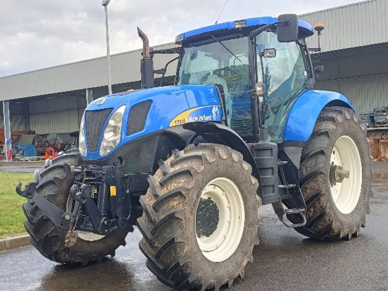 Traktor of the type New Holland T7 030, Gebrauchtmaschine in NEUVILLE AUX BOIS (Picture 1)