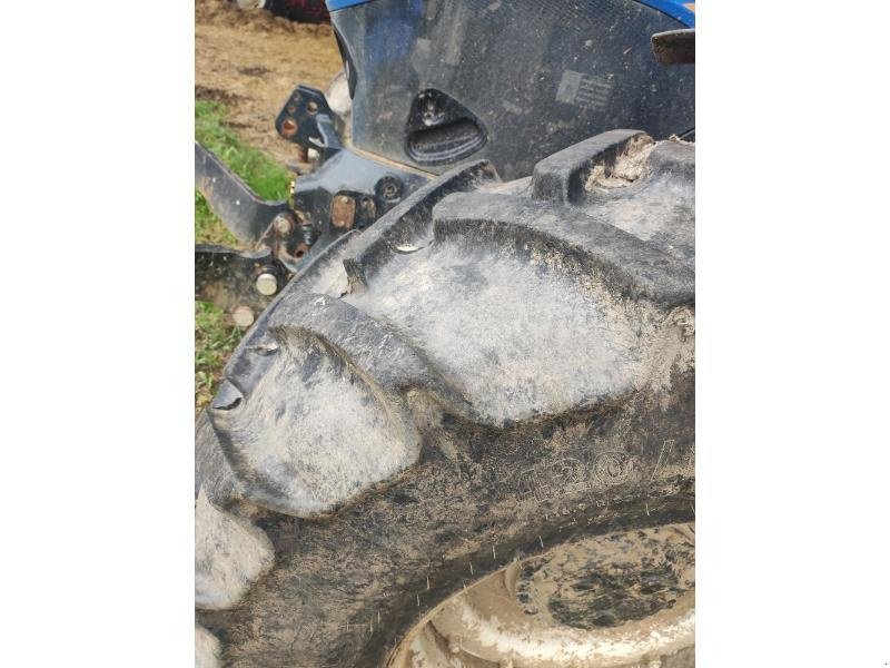 Traktor Türe ait New Holland T7-165S, Gebrauchtmaschine içinde ANTIGNY (resim 9)