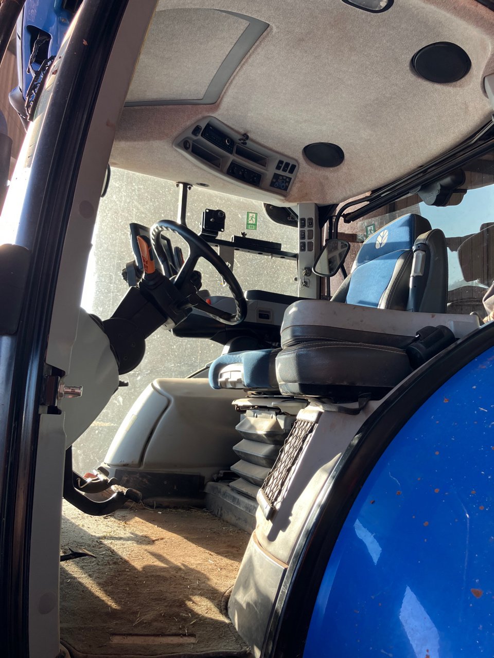 Traktor typu New Holland T7 175, Gebrauchtmaschine v MORLHON LE HAUT (Obrázek 10)