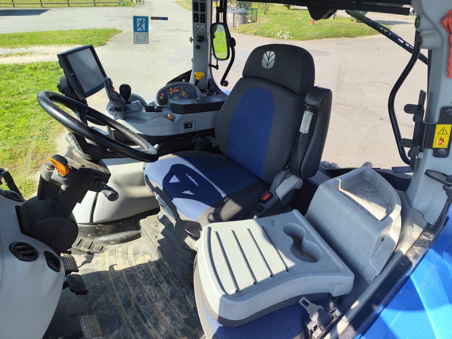 Traktor типа New Holland T7 190 PC, Gebrauchtmaschine в Le Horps (Фотография 7)