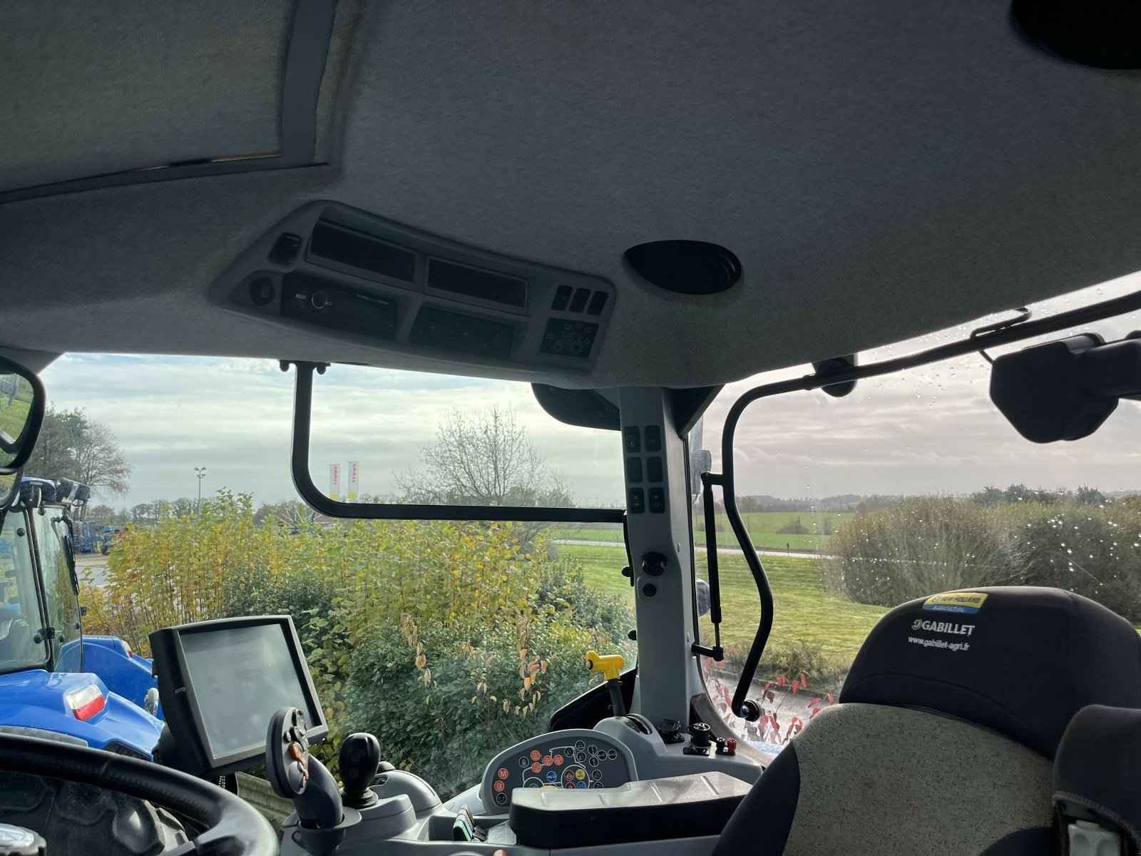 Traktor Türe ait New Holland T7-190 POWERCOMMAND, Gebrauchtmaschine içinde PONTIVY (resim 5)