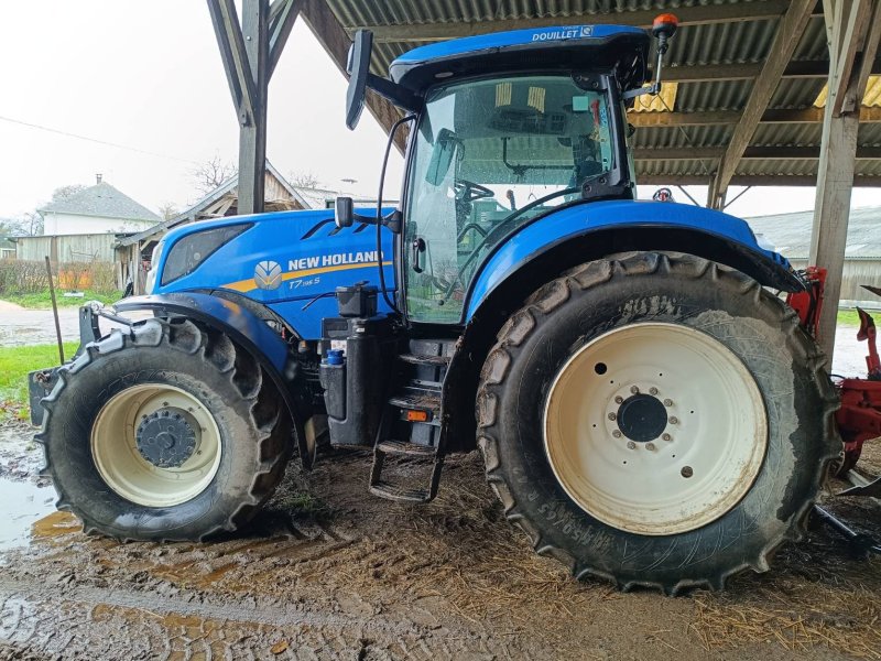 Traktor del tipo New Holland T7 195S, Gebrauchtmaschine en Le Horps