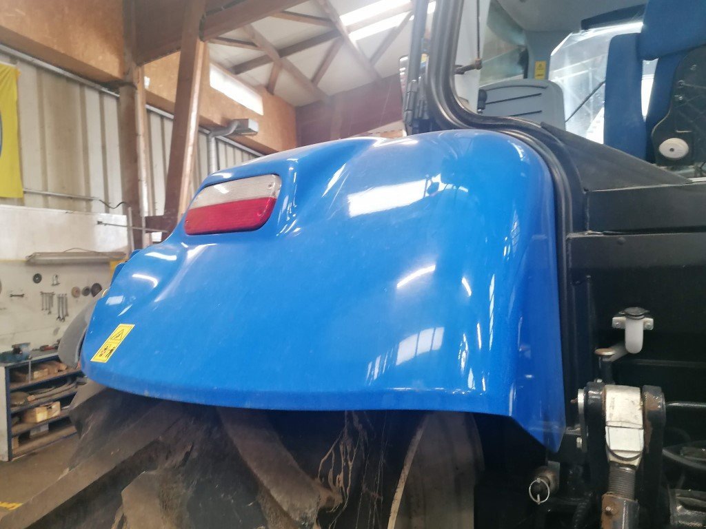 Traktor des Typs New Holland T7 195S, Gebrauchtmaschine in Montenay (Bild 10)